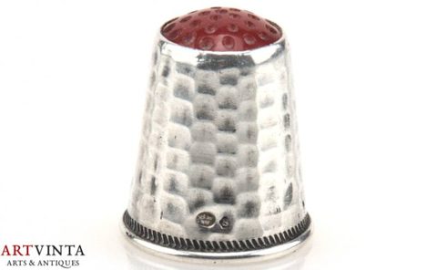 Fingerhut Silber 830 Martelliert Roter Glaseinsatz