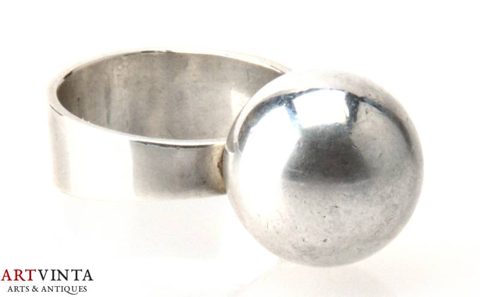 Gussi Modernistischer Damen